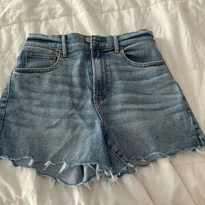 highest rise 90s, boyfriend short size 4 , American eagle